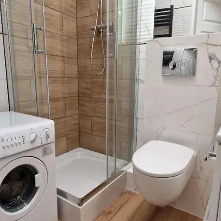 A Cozy In The Heart Of The דירה קרקוב