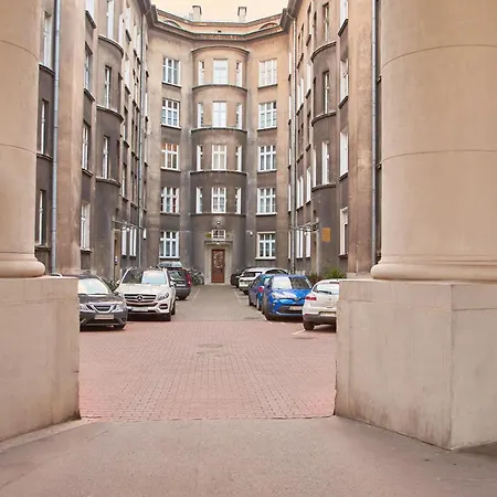 Apartment A Cozy In The Heart Of The *